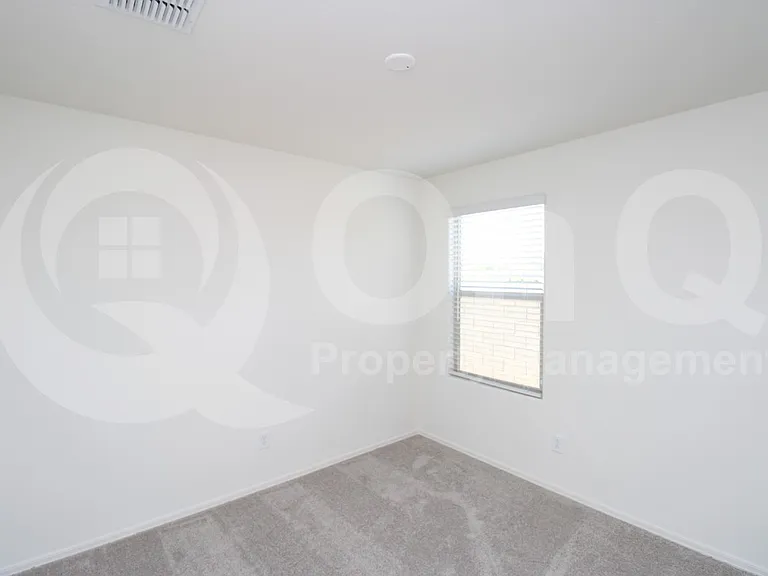 1517 E Desert Breeze Dr — Photo 17