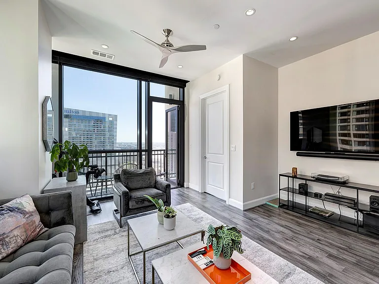 1211 Caroline St #1501 — Photo 4