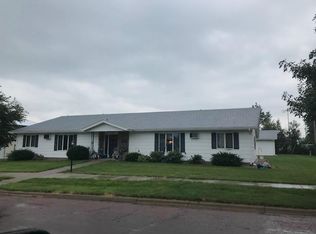 515 E 12th Ave APT 3, Mitchell, SD 57301