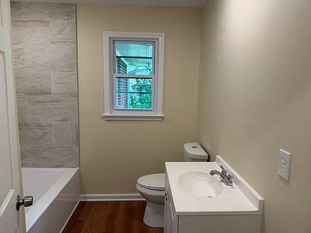 24 Lisa Dr — Photo 3