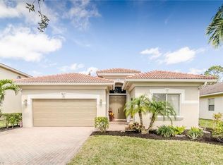2012 Par Dr, Naples, FL 34120