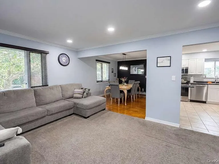 26 Inwood Rd — Photo 2