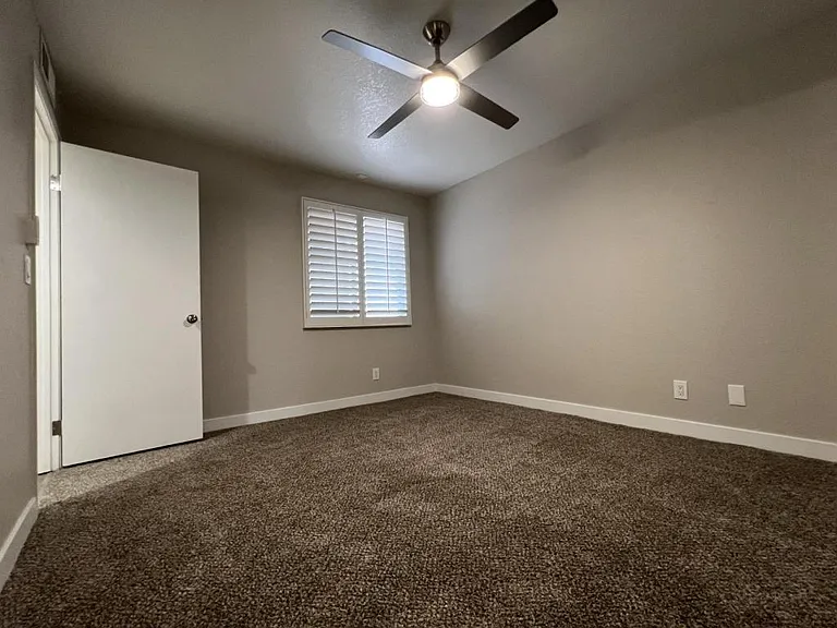 7570 W Flamingo Rd — Photo 17
