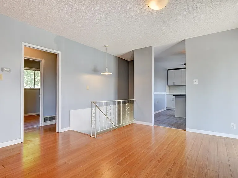 6440 Mara Cres #MAIN — Photo 4