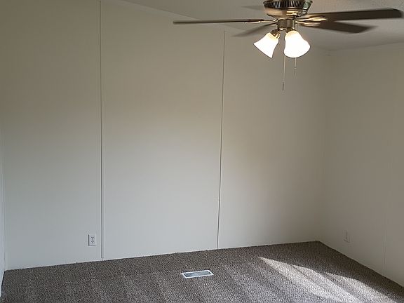 3rd image of 4000 Maple St