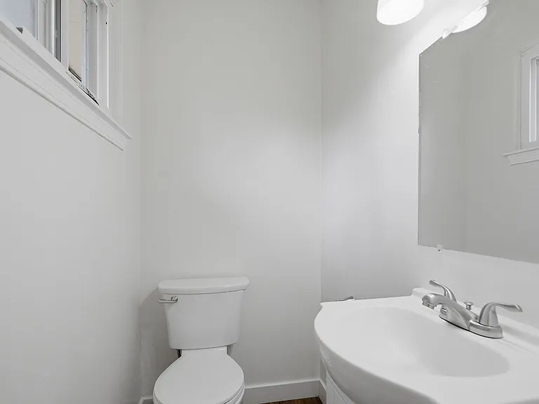 Primary 1/2 bathroom
