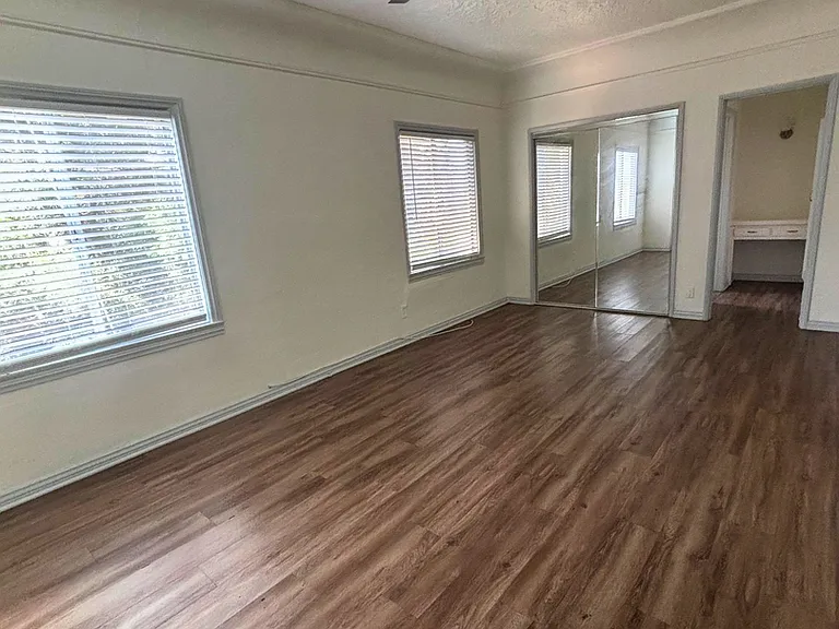 1217 Cedar Ave — Photo 11