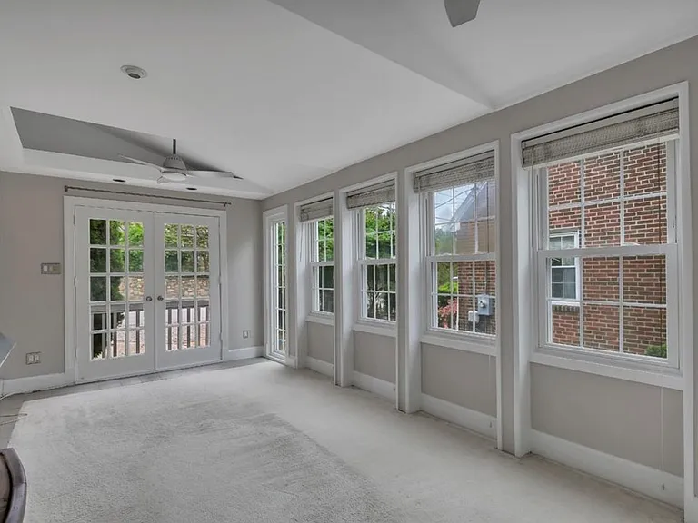 1706 N Glebe Rd — Photo 9