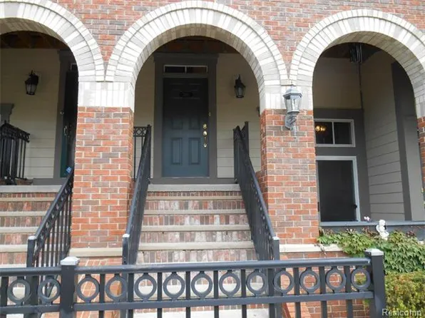 3881 Forester Blvd #60, Auburn Hills, MI 48326