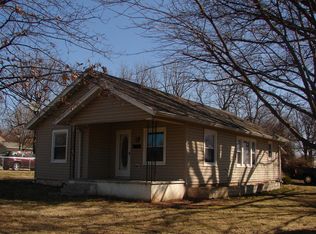 901 11th St, Monett, MO 65708