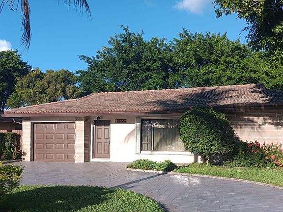 2nd image of 8204 NW 100th Terrace