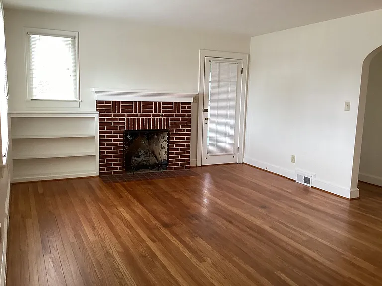 225 N Grant St — Photo 8