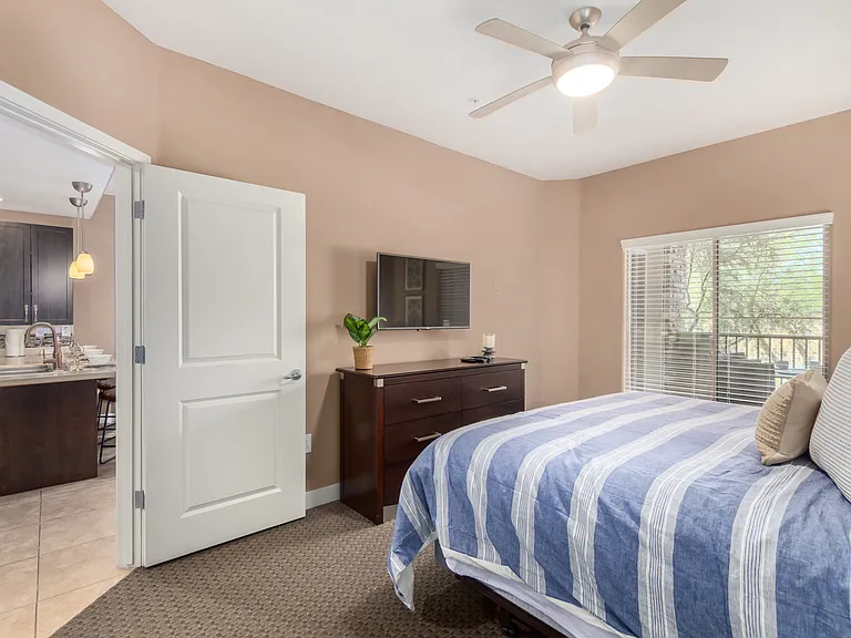 5450 E Deer Valley Dr — Photo 9