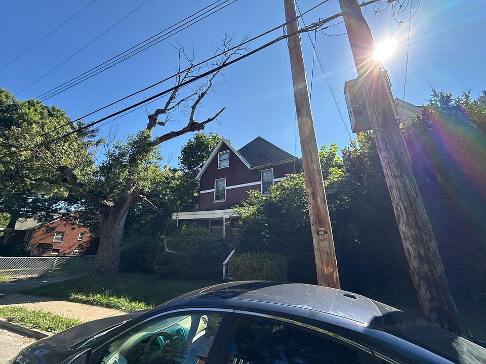 2nd image of 90 Dinsmore Ave