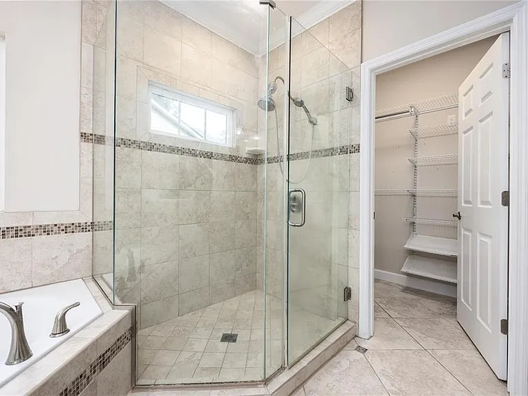 5504 NW 34th St — Photo 25