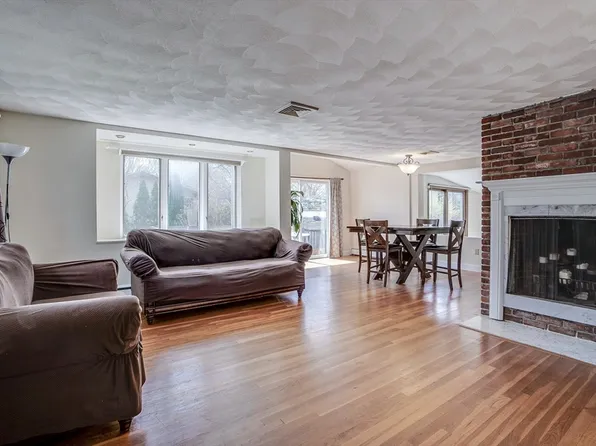 21 Sunrise Ave, Stoneham, MA 02180