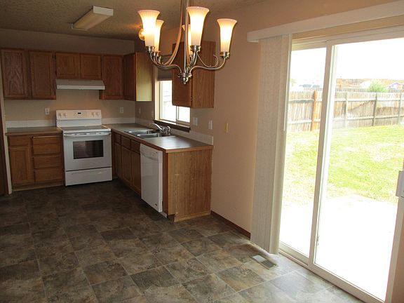 Kitchen & Eating Space