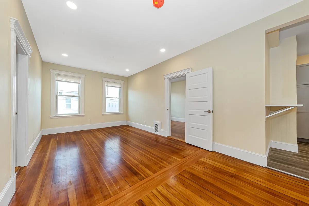 Building Photo - 44 Brackett St #3