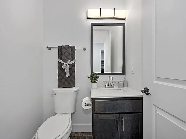 Ivy Hills Living Spaces — Photo 157