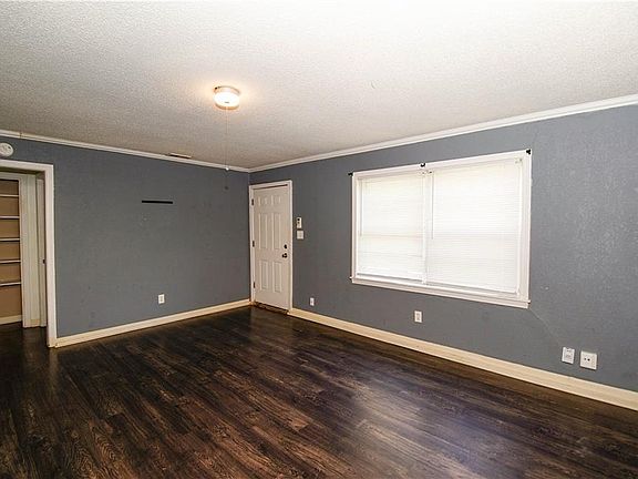 3rd image of 7917 Park Ave
