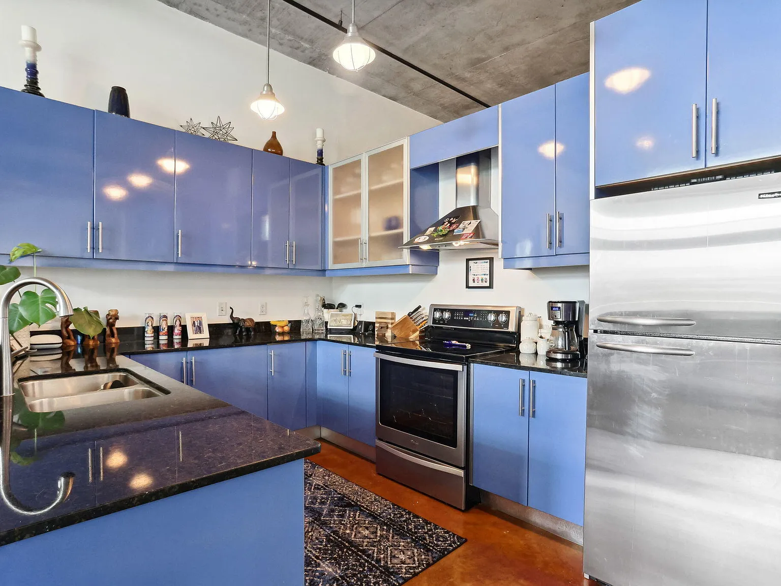 1 bed, 1.0 bath, 927 sqft, $3,400 — Photo 3