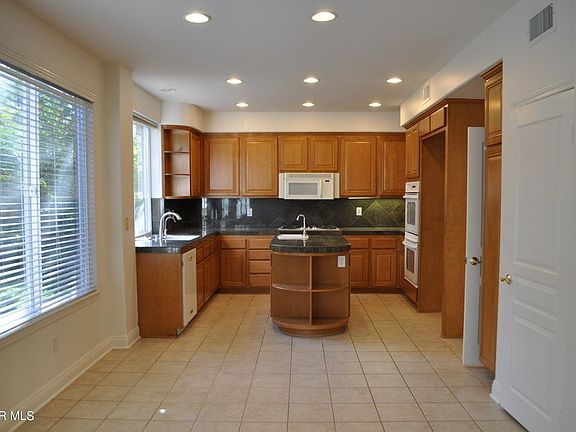 4th image of 1596 Blue Canyon St