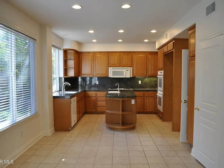 1596 Blue Canyon St — Photo 11