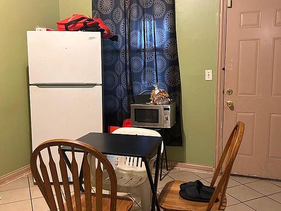 3rd image of 1436 S Kenneth Ave