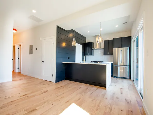 275 Webster St #3, Boston, MA 02128