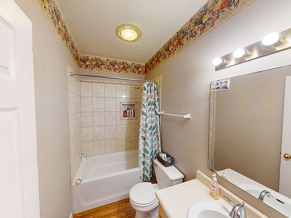 3rd image of 7931 Carberry Ct