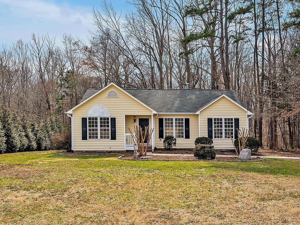 1st image of 410 Foxcroft Dr