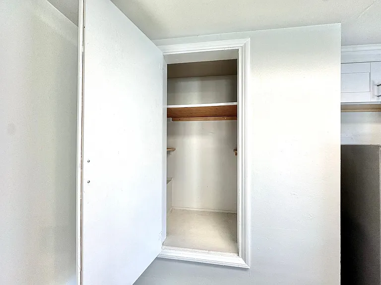 Ayana Apartments — Photo 38