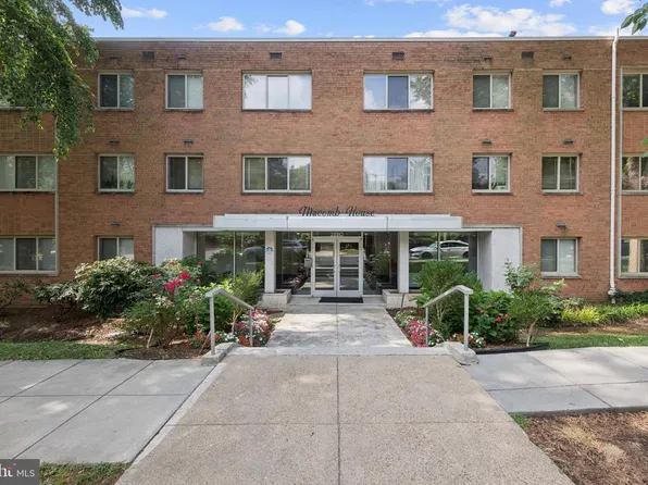 2710 Macomb St NW APT 207, Washington, DC 20008