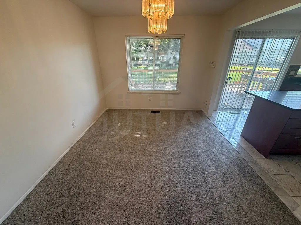4 bed, 2.5 bath, 2050 sqft, $3,245 — Photo 3