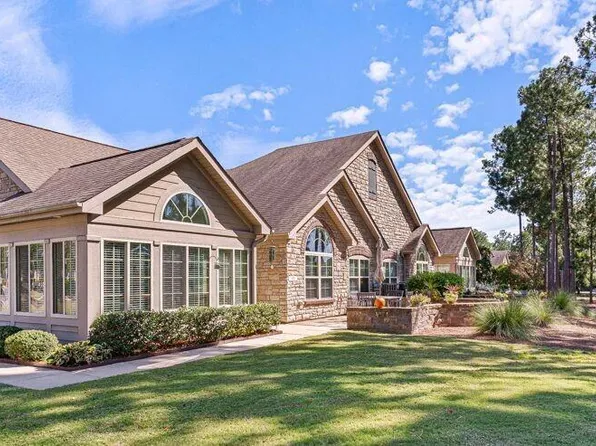125 W Chelsea Court, Southern Pines, NC 28387