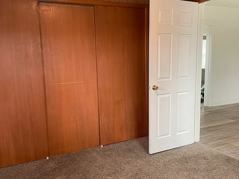 220 W Willow St — Photo 6
