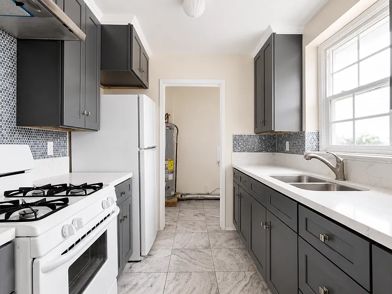 5913 Overhill Dr #4 — Photo 9