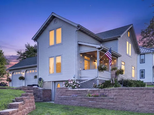 122 E Winnebago St, Friesland, WI 53935