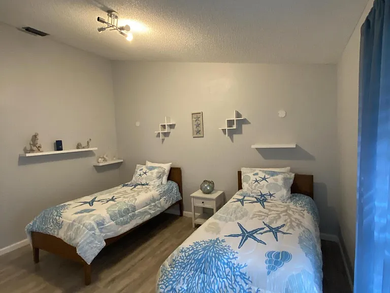 19131 Fairlawn Way — Photo 13