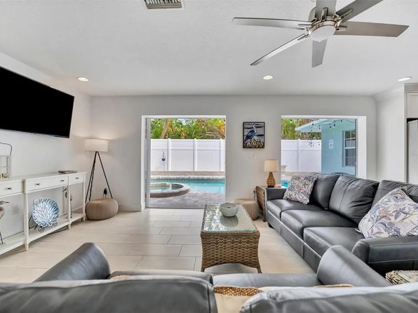 567 Venice Ln