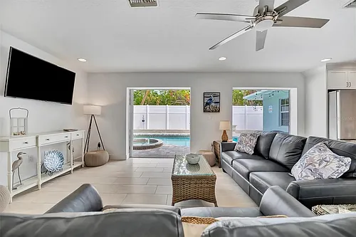 567 Venice Ln Photo 1