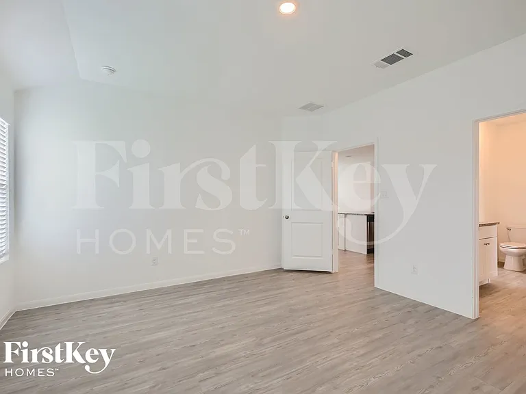 1204 Treehouse Ln — Photo 17