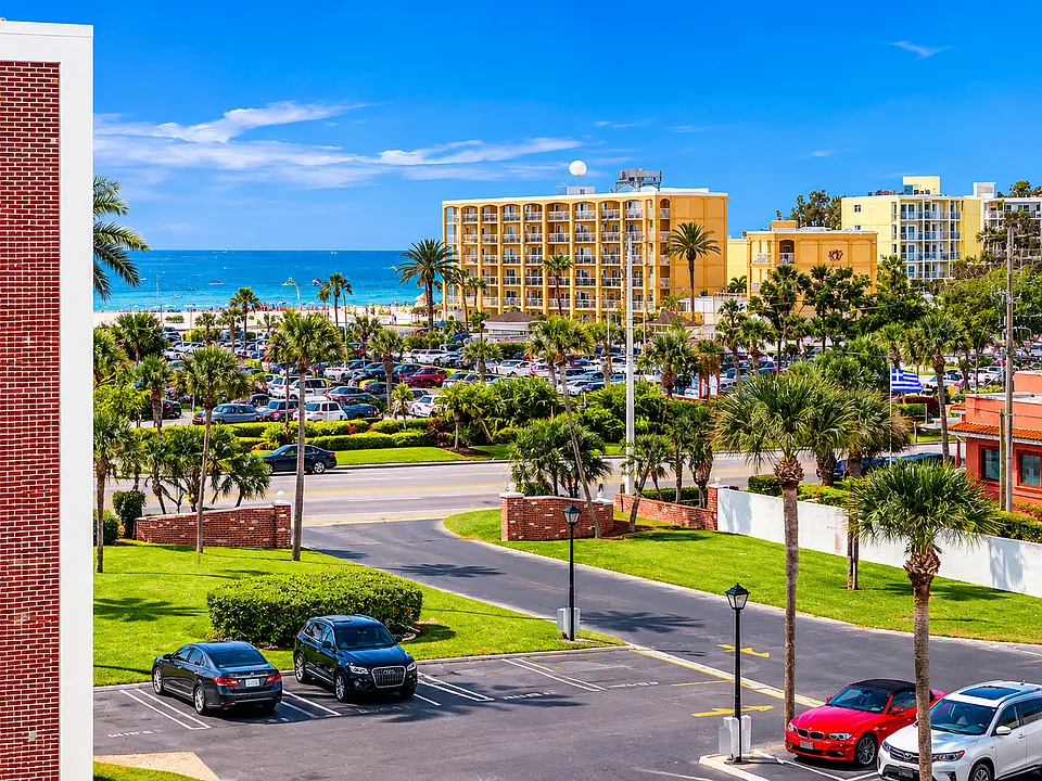 5575 Gulf Blvd #421