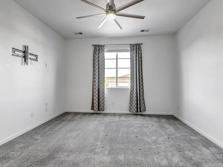 4007 Castle Vista Ln — Photo 22