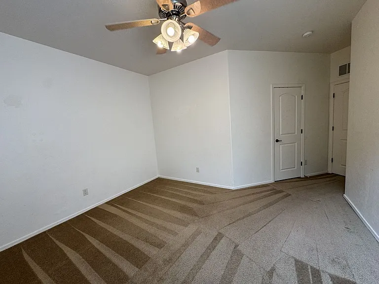 3603 Plaza De La Rosa — Photo 12