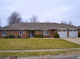 17 Manassas Ave, Jacksonville, IL 62650