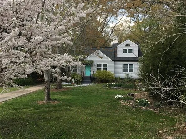 136 Bucher Dr, Decatur, GA 30030