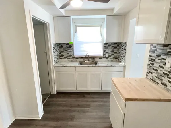 17076 Stricker Ave, Eastpointe, MI 48021