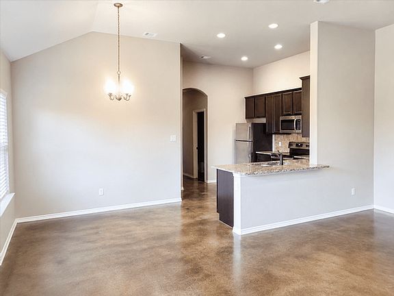 5th image of 343 Emma Dr #343