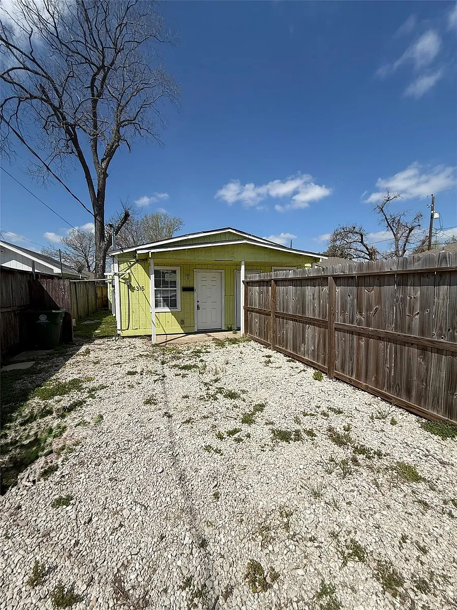 Building Photo - 4315 Chapman St